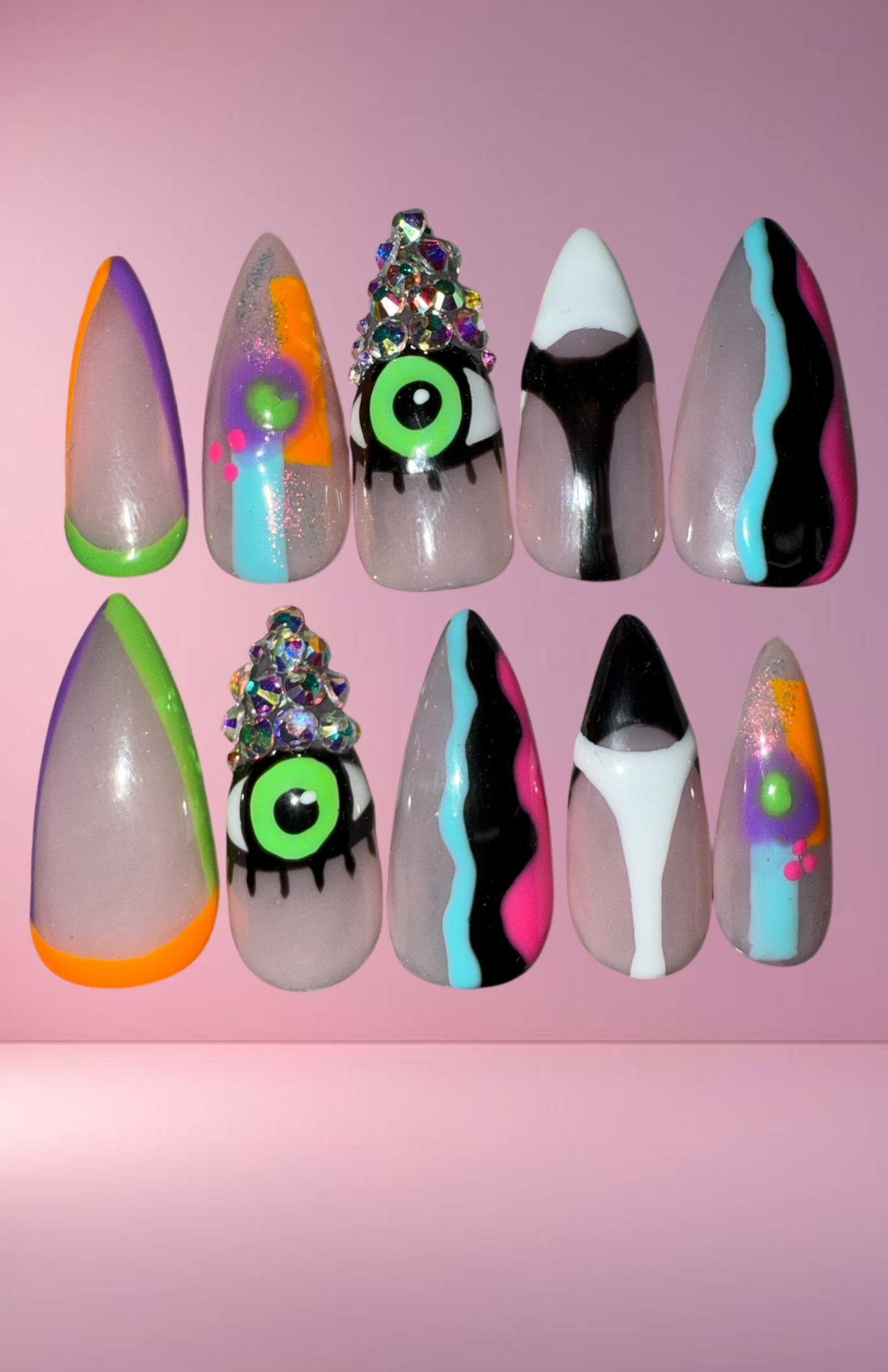 "High Ground" Press-On Nail Set, Medium