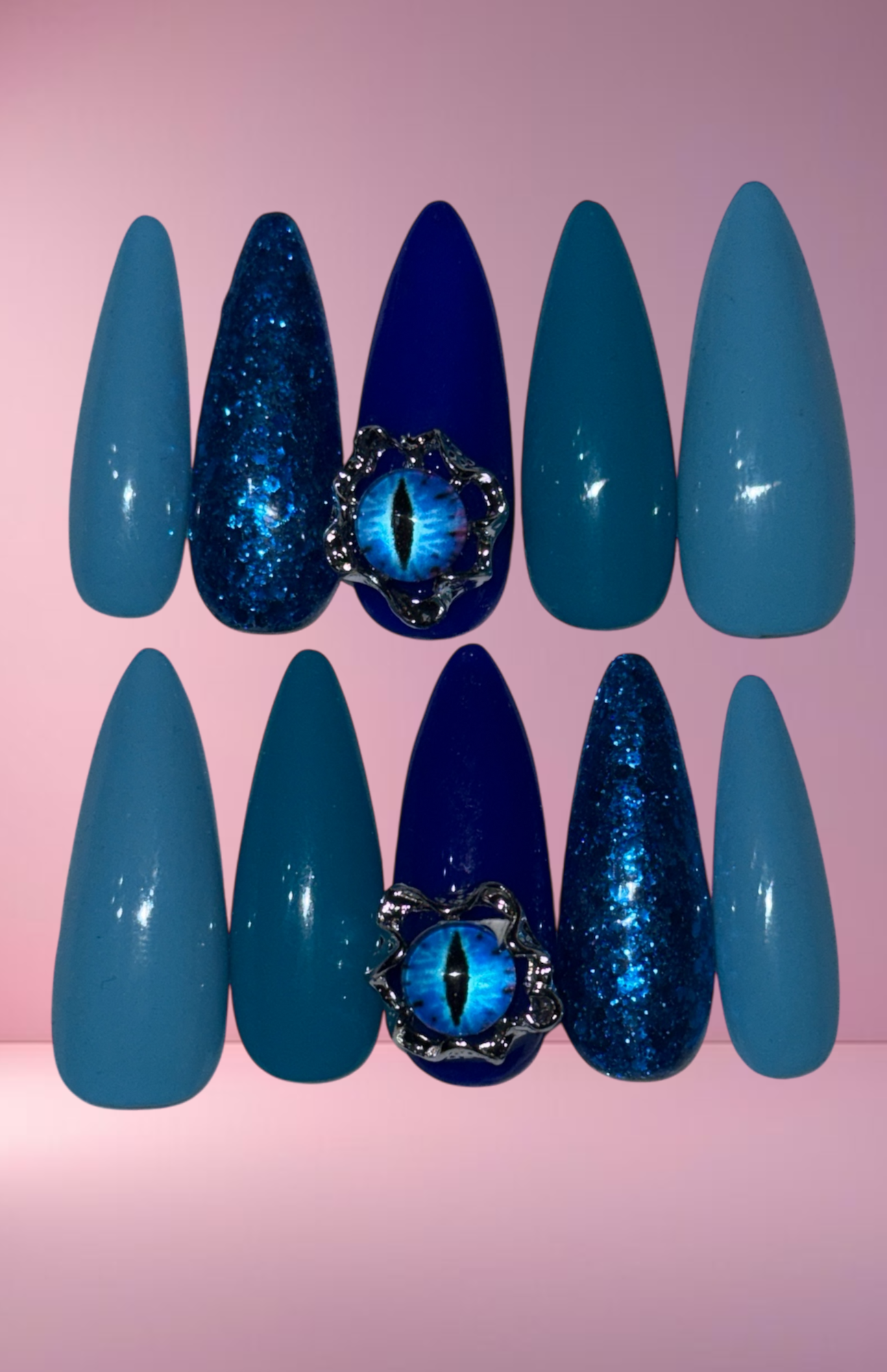 "Blue Eyes" Press-On Nail Set, Medium