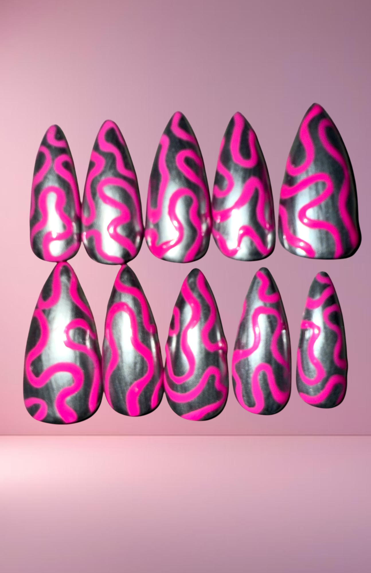 "Electrik" Press-On Nail Set, Medium